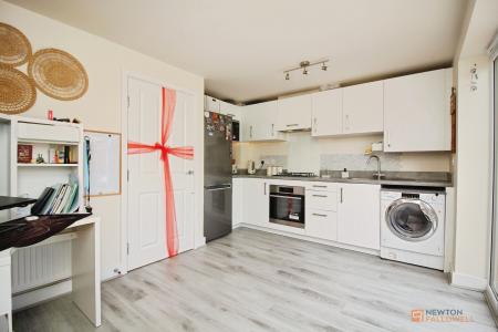 2 bedroom Terraced House for sale in North Esk Way, Lubbesthorpe, LE19