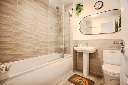 2 bedroom Terraced House for sale in North Esk Way, Lubbesthorpe, LE19