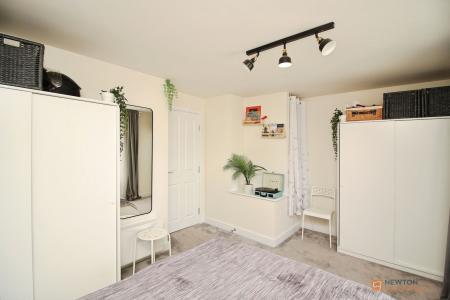 2 bedroom Terraced House for sale in North Esk Way, Lubbesthorpe, LE19