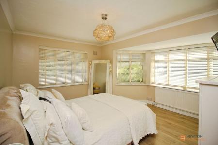 2 bedroom Detached bungalow for sale in Grange Avenue, Leicester Forest East, LE3