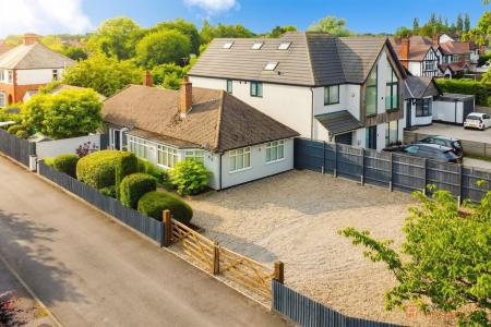 2 bedroom Detached bungalow for sale in Grange Avenue, Leicester Forest East, LE3