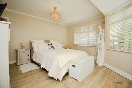 2 bedroom Detached bungalow for sale in Grange Avenue, Leicester Forest East, LE3