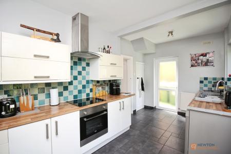 3 bedroom Semi-detached house for sale in Cleveleys Avenue, Braunstone Town, Leicester, LE3