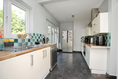 3 bedroom Semi-detached house for sale in Cleveleys Avenue, Braunstone Town, Leicester, LE3