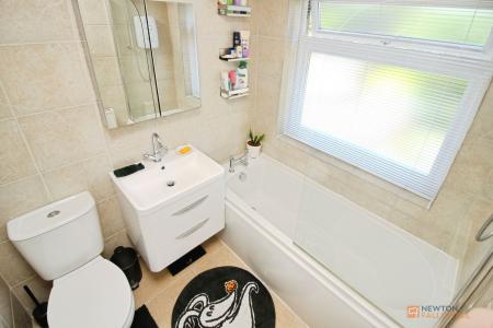 3 bedroom Semi-detached house for sale in Cleveleys Avenue, Braunstone Town, Leicester, LE3