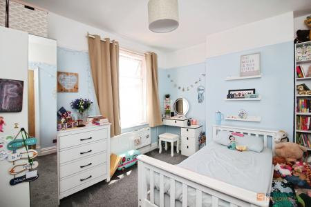 3 bedroom End of terrace house for sale in St. Pauls Road, Leicester, LE3