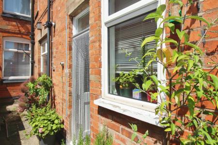 3 bedroom End of terrace house for sale in St. Pauls Road, Leicester, LE3