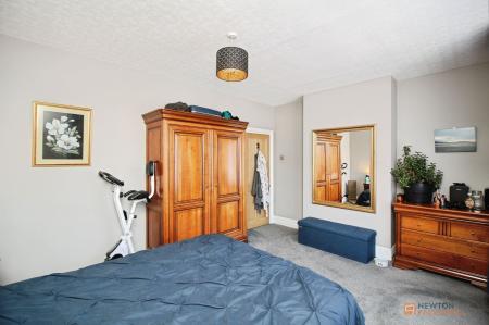 3 bedroom End of terrace house for sale in St. Pauls Road, Leicester, LE3