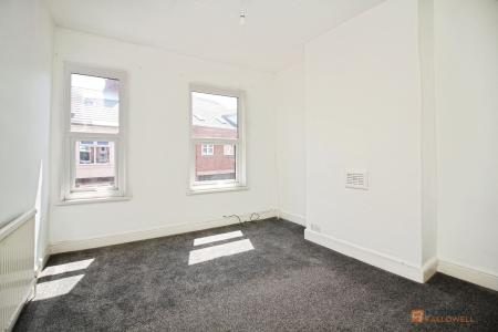 3 bedroom Terraced House for sale in Lansdowne Road, Leicester, LE2