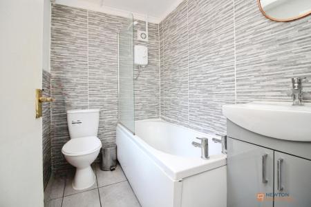 3 bedroom Terraced House for sale in Lansdowne Road, Leicester, LE2