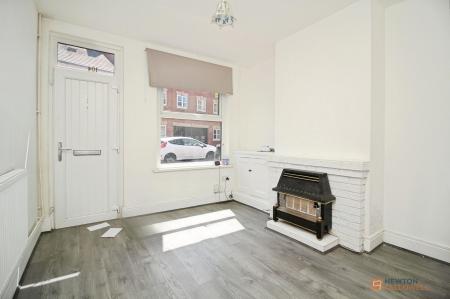 3 bedroom Terraced House for sale in Lansdowne Road, Leicester, LE2