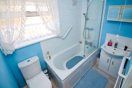 3 bedroom Terraced House for sale in Valence Road, Leicester, LE3