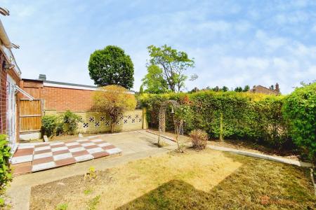 2 bedroom Detached bungalow for sale in Woodcote Road, Braunstone Town, Leicester, LE3