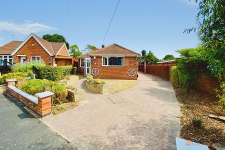 2 bedroom Detached bungalow for sale in Woodcote Road, Braunstone Town, Leicester, LE3