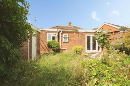 2 bedroom Detached bungalow for sale in Woodcote Road, Braunstone Town, Leicester, LE3