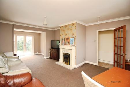 2 bedroom Detached bungalow for sale in Woodcote Road, Braunstone Town, Leicester, LE3