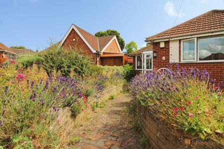 2 bedroom Detached bungalow for sale in Woodcote Road, Braunstone Town, Leicester, LE3