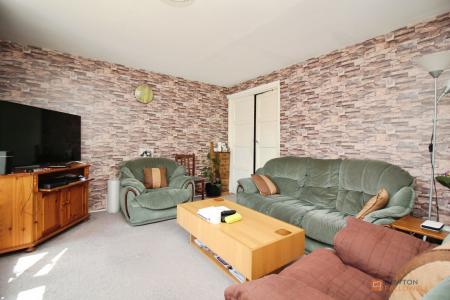 3 bedroom Semi-detached house for sale in Lamen Road, Leicester, LE3
