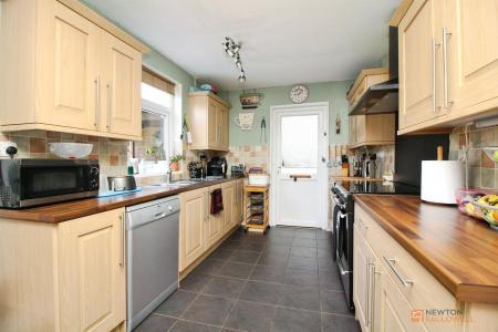 3 bedroom Semi-detached house for sale in Lamen Road, Leicester, LE3