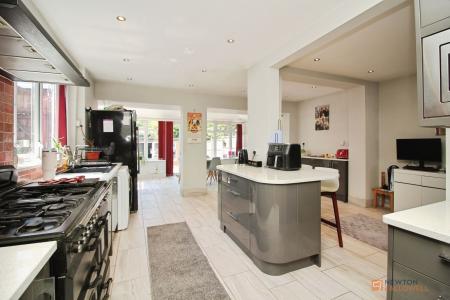 3 bedroom Semi-detached house for sale in Mossdale Road, Leicester, LE3
