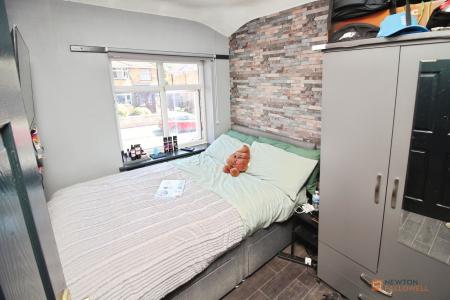 3 bedroom Semi-detached house for sale in Mossdale Road, Leicester, LE3
