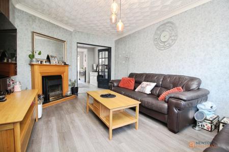 3 bedroom Semi-detached house for sale in Mossdale Road, Leicester, LE3
