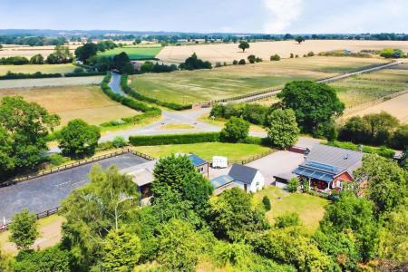 4 bedroom Detached bungalow for sale in Newbold Road, Kirkby Mallory, LE9