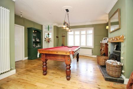 4 bedroom Detached bungalow for sale in Equestrian Property With Approx 7 Acres at Newbold Road, Kirkby Mallory