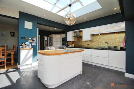 4 bedroom Detached bungalow for sale in Equestrian Property With Approx 7 Acres at Newbold Road, Kirkby Mallory