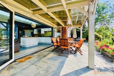 4 bedroom Detached bungalow for sale in Equestrian Property With Approx 7 Acres at Newbold Road, Kirkby Mallory
