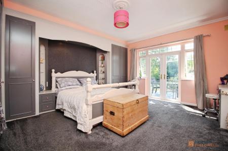 4 bedroom Detached bungalow for sale in Equestrian Property With Approx 7 Acres at Newbold Road, Kirkby Mallory