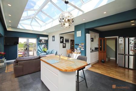 4 bedroom Detached bungalow for sale in Equestrian Property With Approx 7 Acres at Newbold Road, Kirkby Mallory