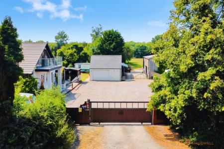 4 bedroom Detached bungalow for sale in Equestrian Property With Approx 7 Acres at Newbold Road, Kirkby Mallory
