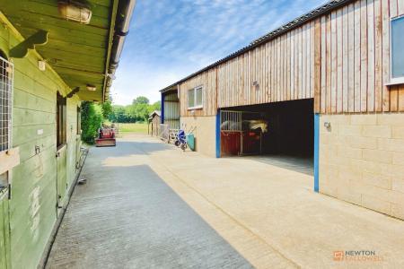 4 bedroom Detached bungalow for sale in Equestrian Property With Approx 7 Acres at Newbold Road, Kirkby Mallory
