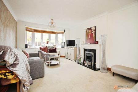 4 bedroom Detached house for sale in Petunia Close, Leicester Forest East, LE3