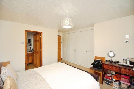 4 bedroom Detached house for sale in Petunia Close, Leicester Forest East, LE3