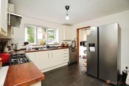 4 bedroom Detached house for sale in Petunia Close, Leicester Forest East, LE3