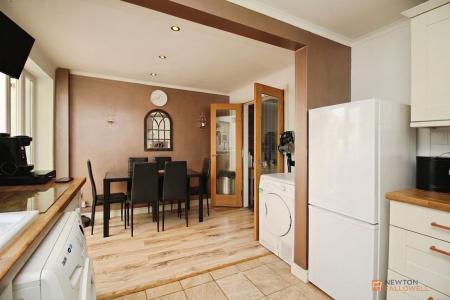 3 bedroom Semi-detached house for sale in Heathley Close, Leicester Forest East, LE3