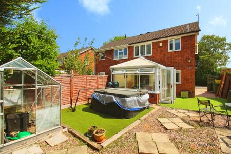 3 bedroom Semi-detached house for sale in Heathley Close, Leicester Forest East, LE3