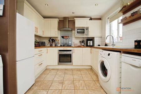 3 bedroom Semi-detached house for sale in Heathley Close, Leicester Forest East, LE3
