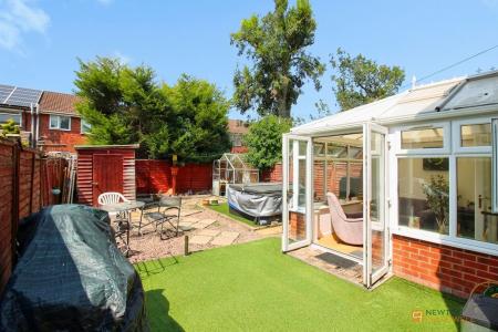 3 bedroom Semi-detached house for sale in Heathley Close, Leicester Forest East, LE3