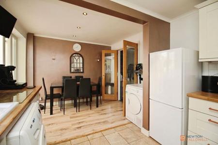 3 bedroom Semi-detached house for sale in Heathley Close, Leicester Forest East, LE3