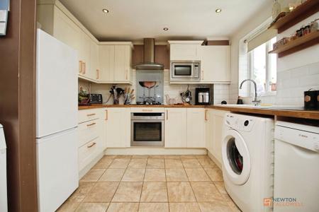 3 bedroom Semi-detached house for sale in Heathley Close, Leicester Forest East, LE3
