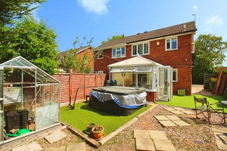 3 bedroom Semi-detached house for sale in Heathley Close, Leicester Forest East, LE3