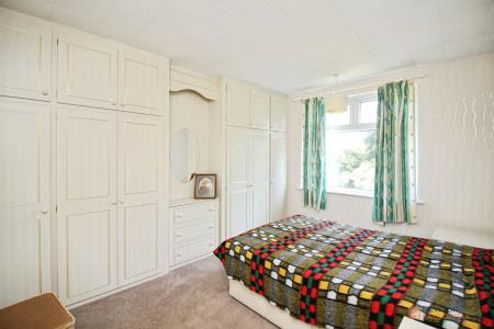 3 bedroom Semi-detached house for sale in Shakespeare Drive, Leicester, LE3