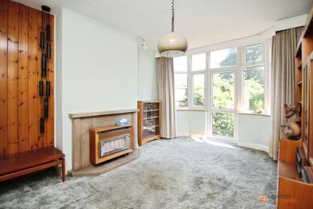 3 bedroom Semi-detached house for sale in Shakespeare Drive, Leicester, LE3