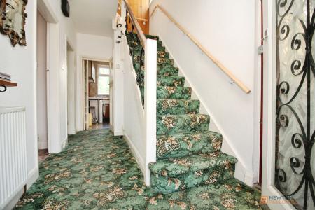 3 bedroom Semi-detached house for sale in Shakespeare Drive, Leicester, LE3