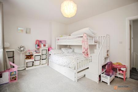 4 bedroom End of terrace house for sale in Woodland Drive, Leicester, LE3
