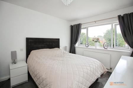 4 bedroom End of terrace house for sale in Woodland Drive, Leicester, LE3