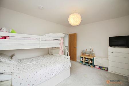 4 bedroom End of terrace house for sale in Woodland Drive, Leicester, LE3